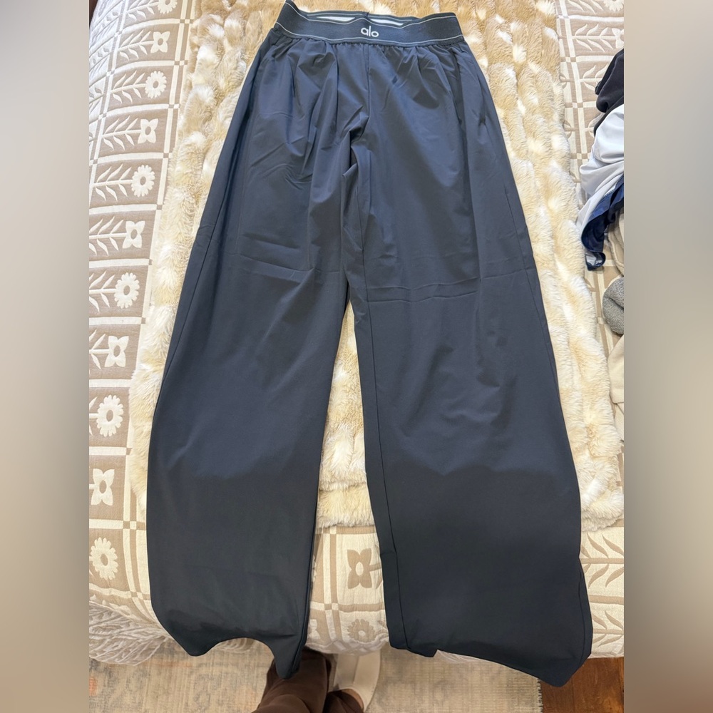 ALO Yoga Black Suit up Trouser in Long